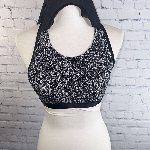 ✨ Lululemon Tank with Built-In Bra - Size 8, New Without Tag - Picture 3 of 4